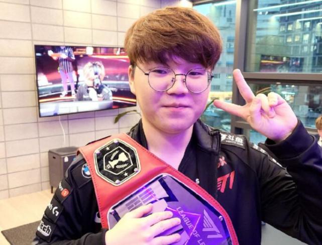 孔塞桑在自 孔塞桑在自